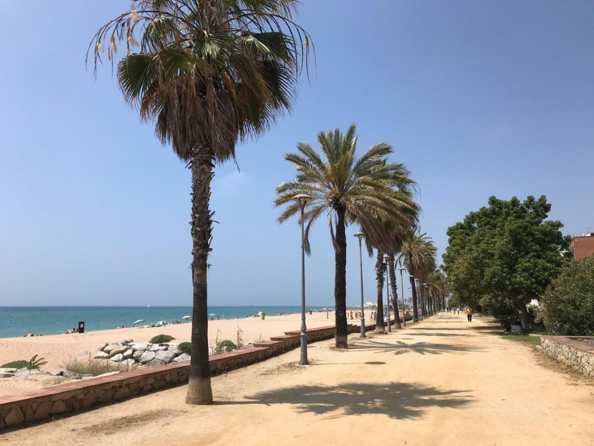 Apartamento Frente Al Mar Canet De Mar Exterior photo